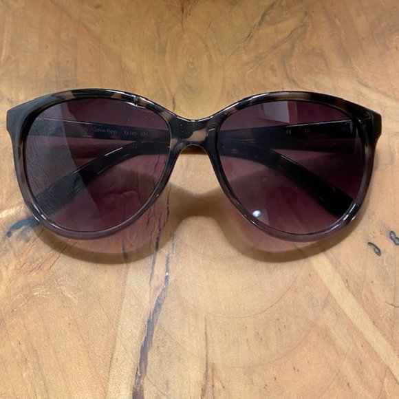 Calvin Klein Tortoise Shell Sunglasses - Picture 1 of 9